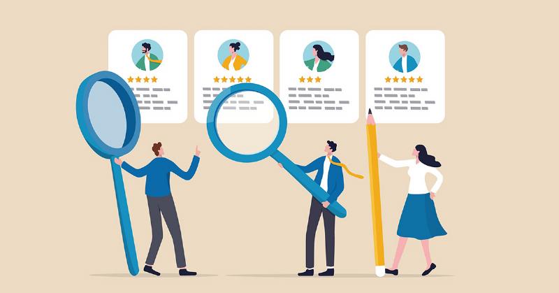 Minh họa quá trình cập nhật liên tục thông tin về môi trường bên ngoài cho một doanh nghiệp như FPT, thể hiện vòng lặp thu thập, phân tích và thích ứng